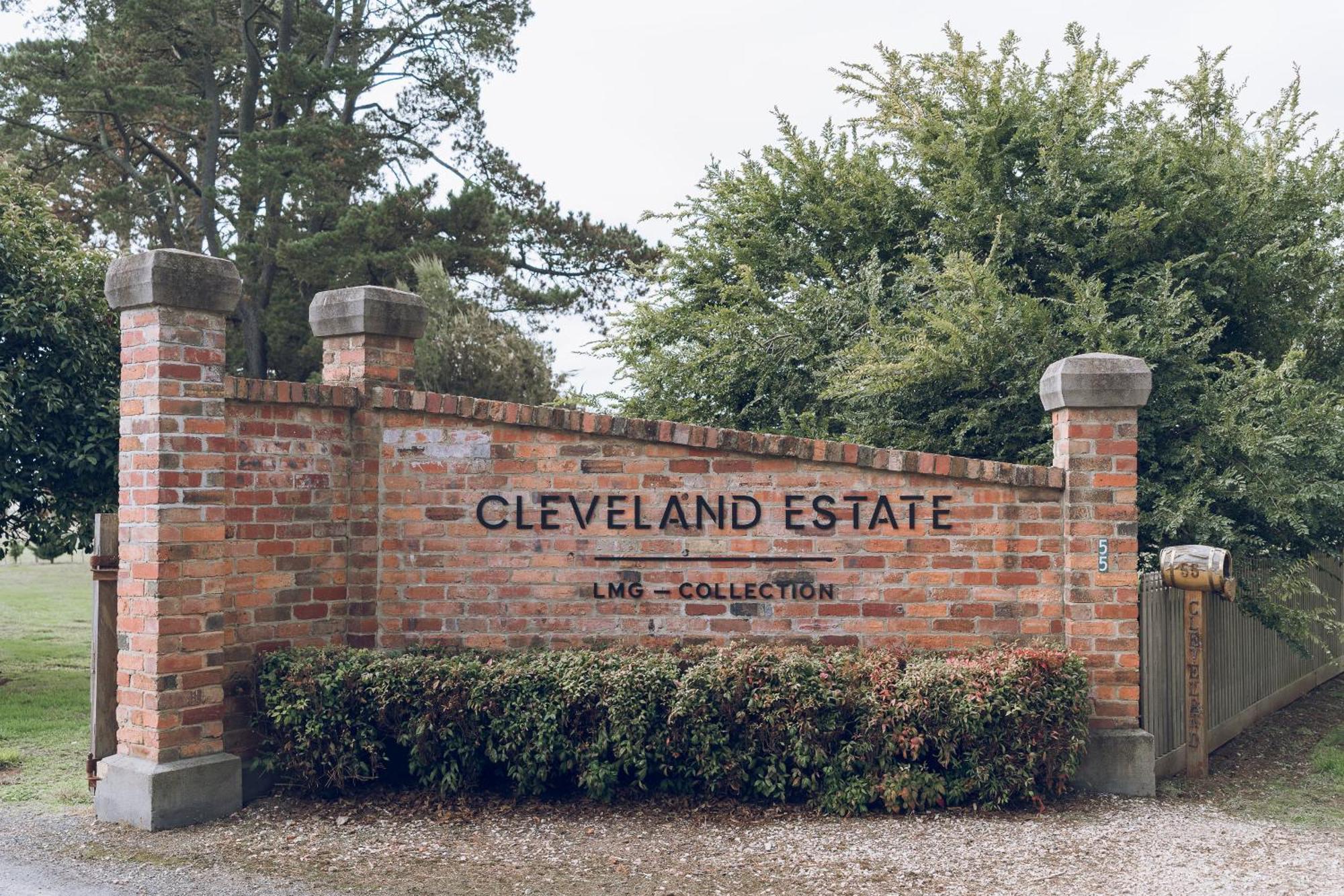 Отель Cleveland Estate Lance Field Экстерьер фото